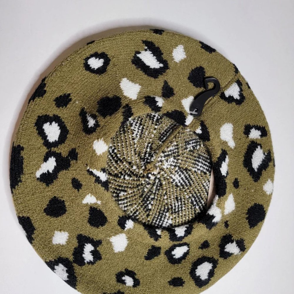 OLIVE GREEN AND WHITE LEOPARD PRINT BERET - Picture 4 of 7